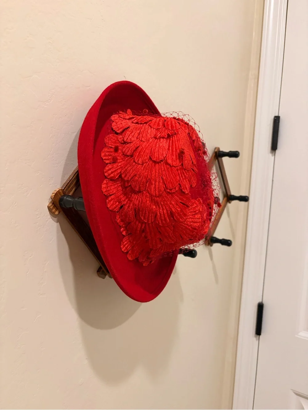 Wool Red Floral Appliqué Veiled Women's Hat